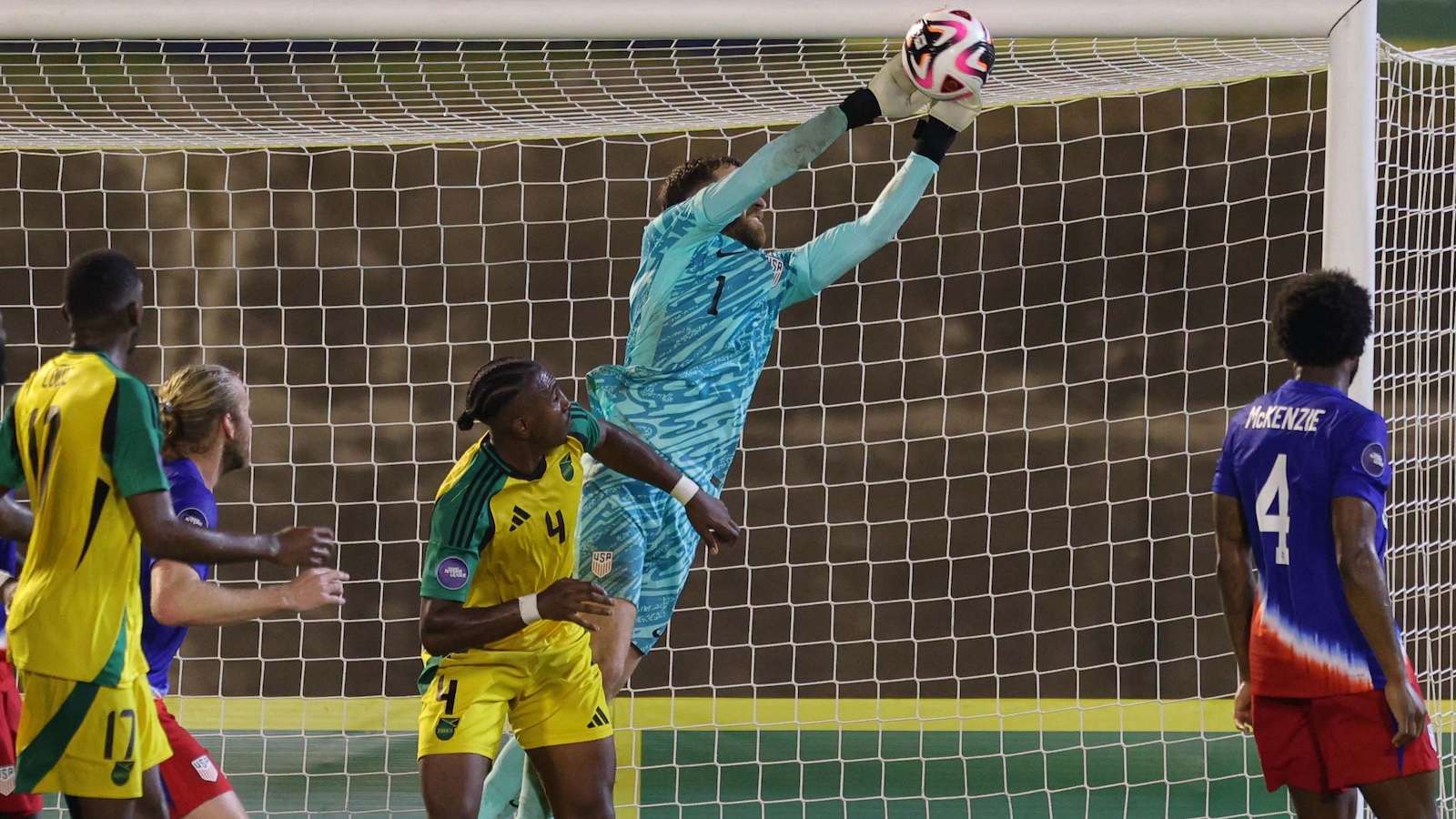 试图利用主 试图利用主